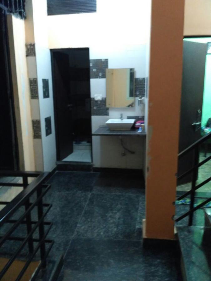 Metro House Hotel New Delhi Eksteriør billede